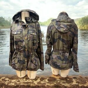 YMT, Woman, Jacket, Military pattern, Sz M, Buttons, Long Sleeve, Pockets.!
